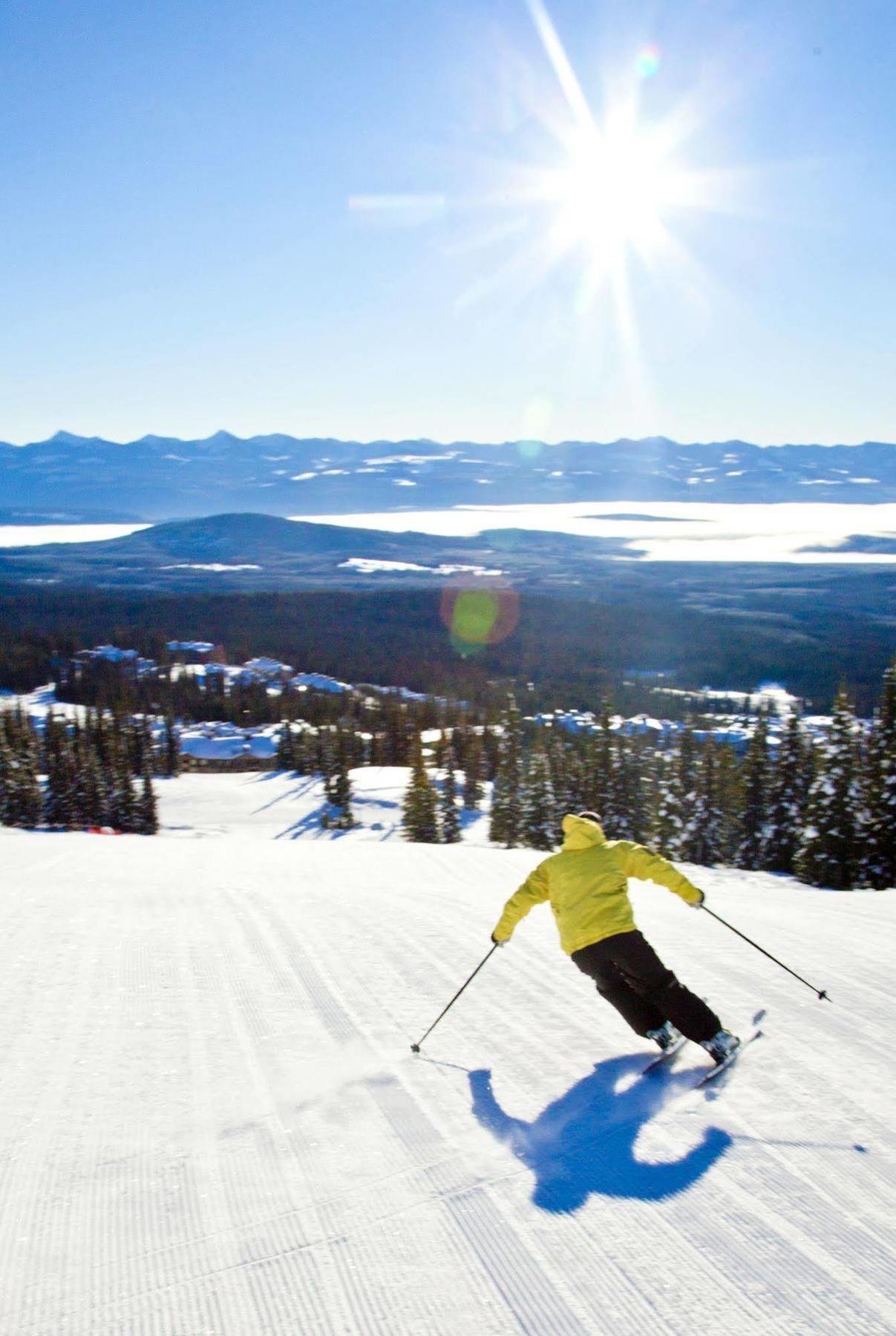 White Crystal Inn Big White Ski Resort Exterior photo