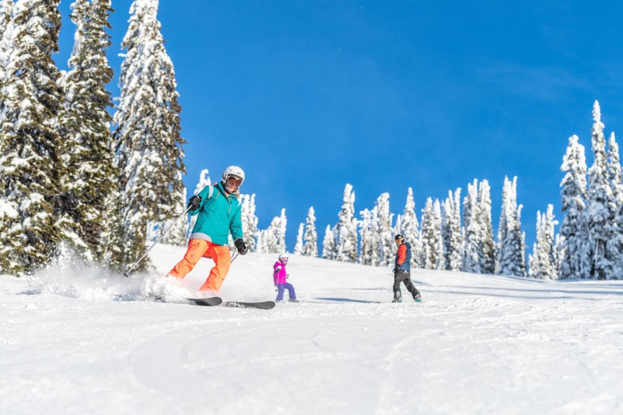 White Crystal Inn Big White Ski Resort Exterior photo