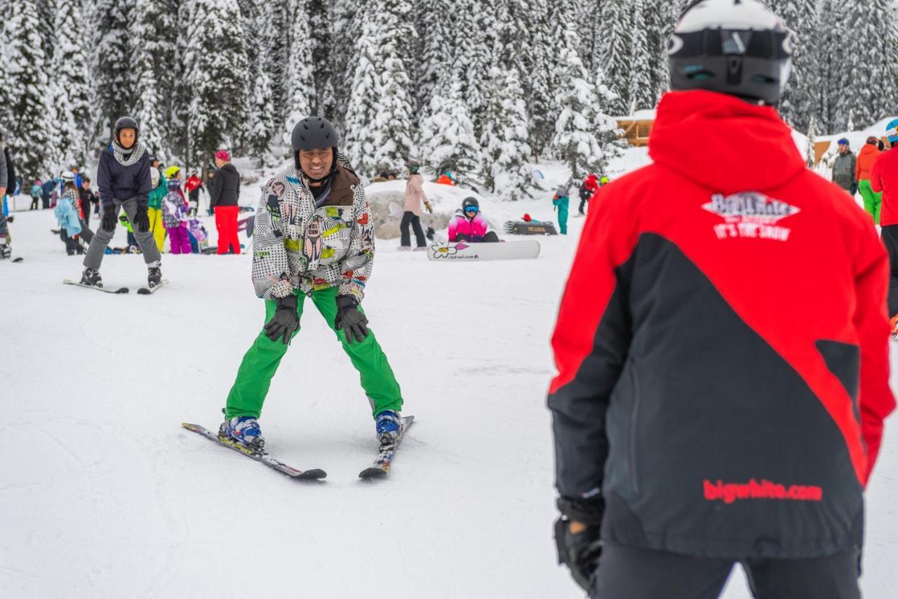 White Crystal Inn Big White Ski Resort Exterior photo